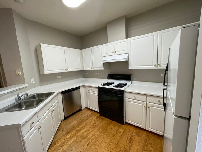 Foto del edificio - 1465 N Waterbury Cir