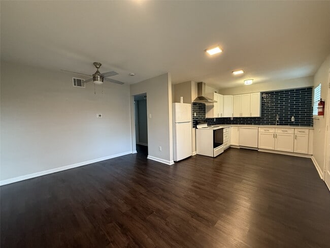 Foto del edificio - 1824 Thonig Rd