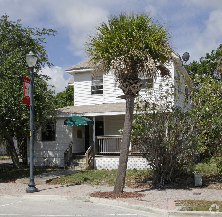 223 N 2nd, Fort Pierce, FL 34950 Apartments in Fort Pierce, FL