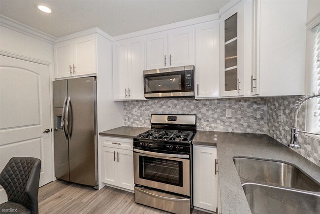 Foto del edificio - 3 br, 2 bath Duplex - 7207 South La Cieneg...