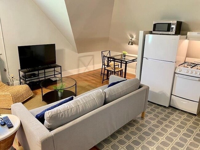 Foto del edificio - 96 Rhode Island Ave