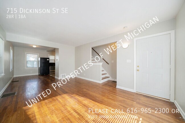 Building Photo - Available NOW!  | Cozy 2 Bed, 1 Bath Duple...