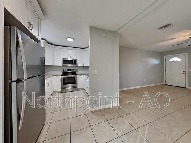 Building Photo - 3201 Delray Dr