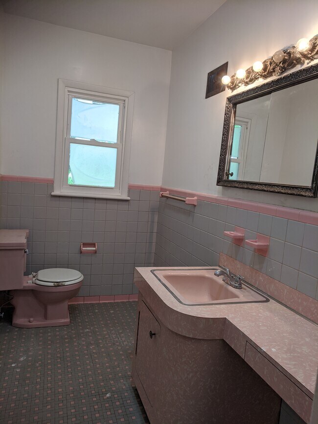 Building Photo - 332 Teaneck Rd