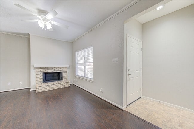 Building Photo - 726 Bering Dr