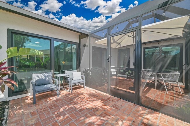 Building Photo - 6386 Royal Woods Dr