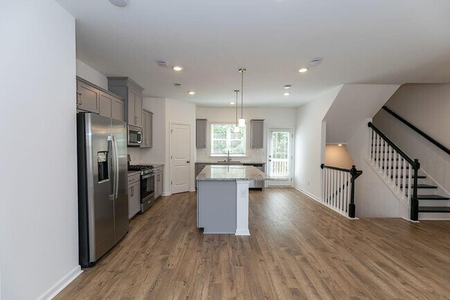Building Photo - 1565 Brantin Dr