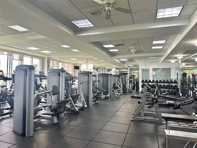 Foto del edificio - 16425 Collins Ave