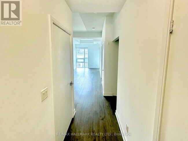 Photo du bâtiment - 621 Sheppard Ave E