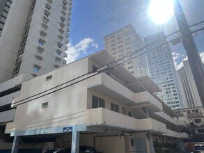 Building Photo - 2423 Cleghorn St