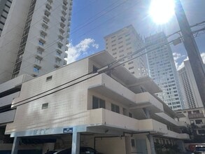 Building Photo - 2423 Cleghorn St