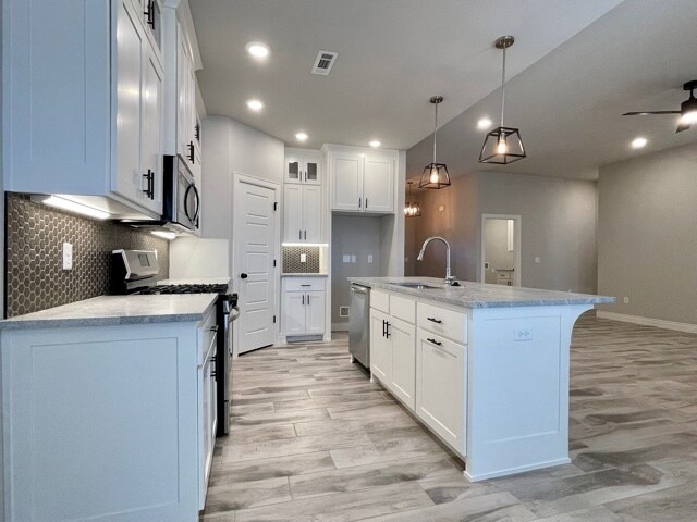 Building Photo - 1037 Parker Ln