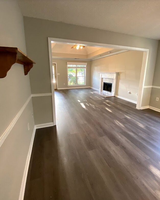 Foto del edificio - 1043 Wyndham Ln