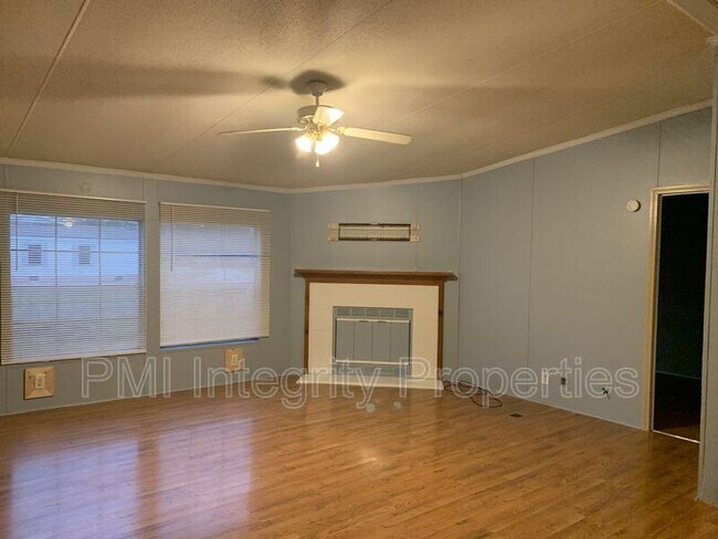Building Photo - 1037 Florence Dr