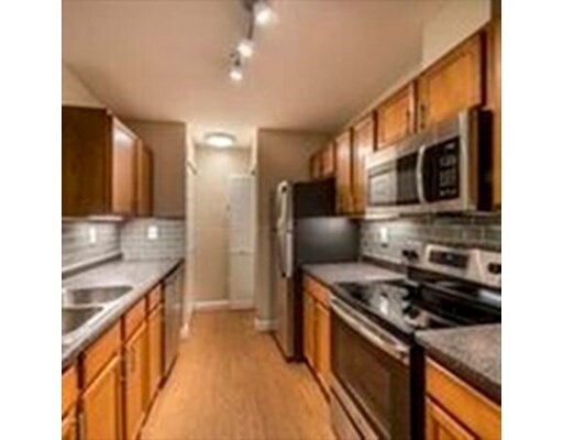 Primary Photo - 1 Katahdin Dr
