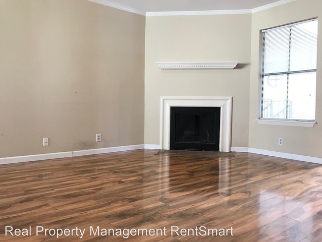 Building Photo - 2206 Nueces St