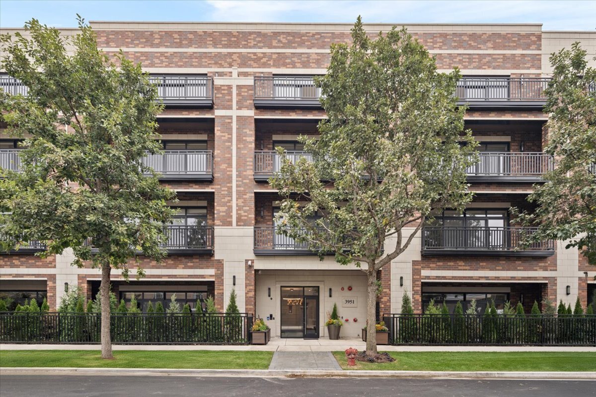 Foto principal - 3951 N Wayne Ave
