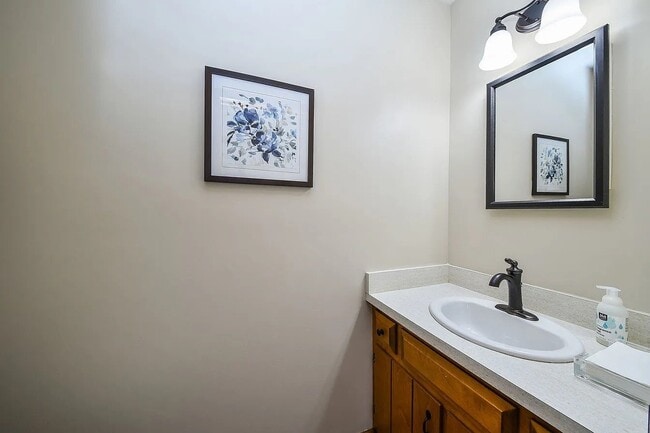 Foto del edificio - 2264 Briarhill Dr