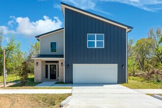 Building Photo - 6814 Champion Ln