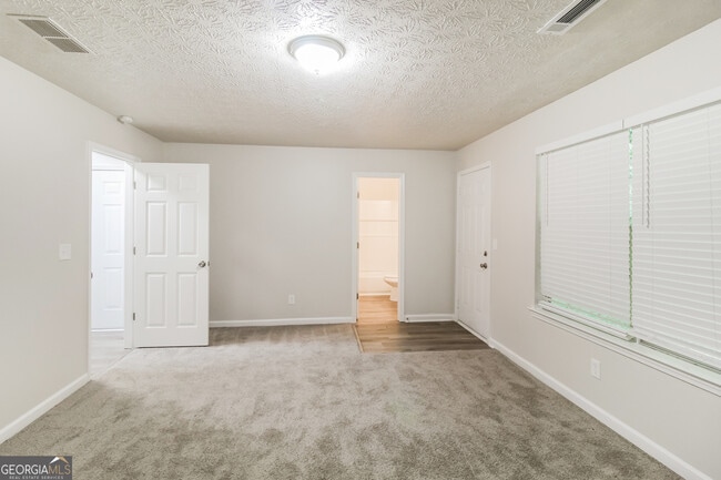 Building Photo - 3894 Fieldway Rd