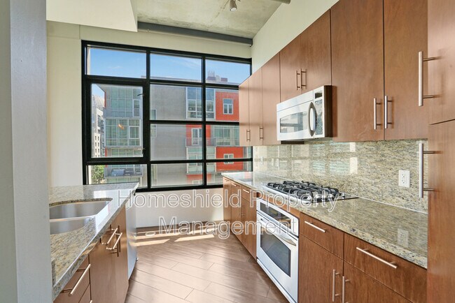 Building Photo - 1050 Island Ave