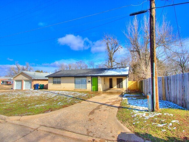 Building Photo - 1608 Magnolia Ave