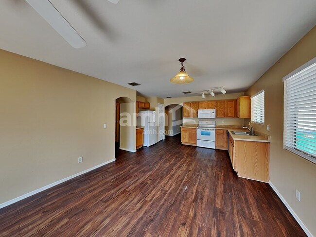 Foto del edificio - 655 W Cholla Crest Dr