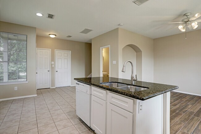 Foto del edificio - 281 Brandy Ridge Ln