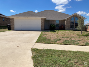 Building Photo - 2706 Tara Dr