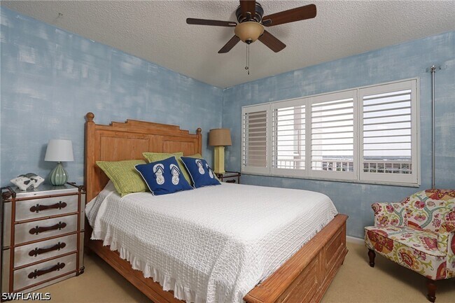 Foto del edificio - 26000 Hickory Blvd