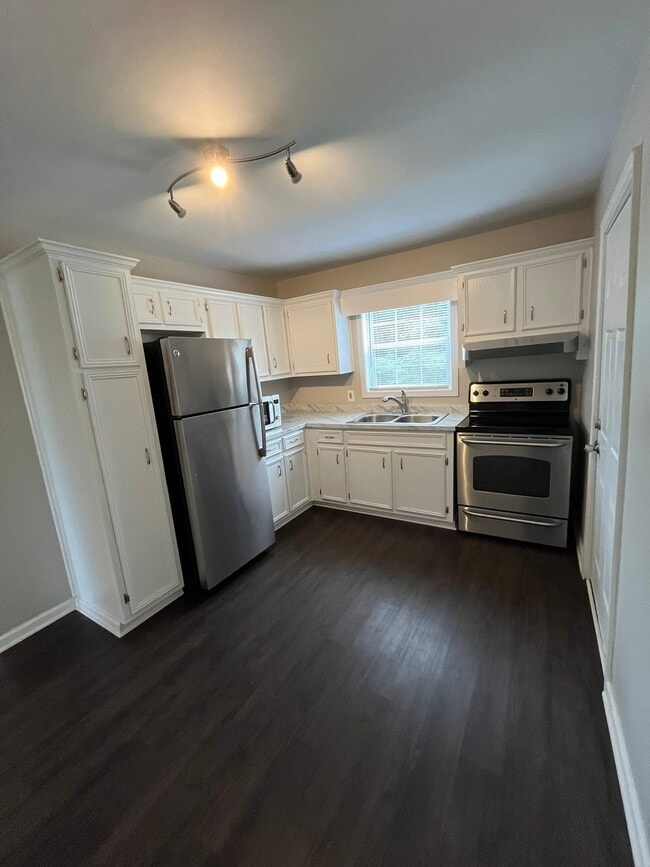 Building Photo - 314 Snowden Dr