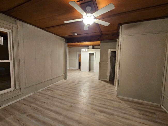 Foto del edificio - 1621 Indiana Ave