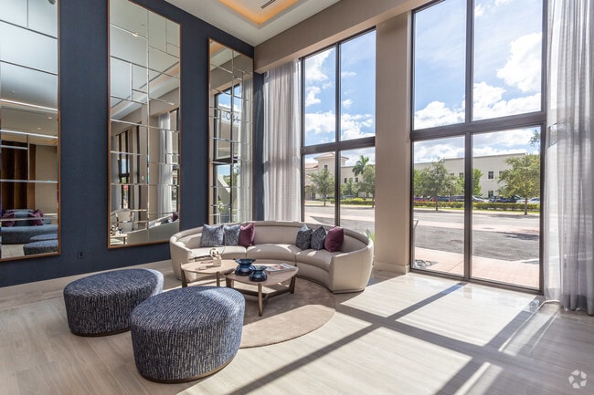 Lobby Photo - Palma
