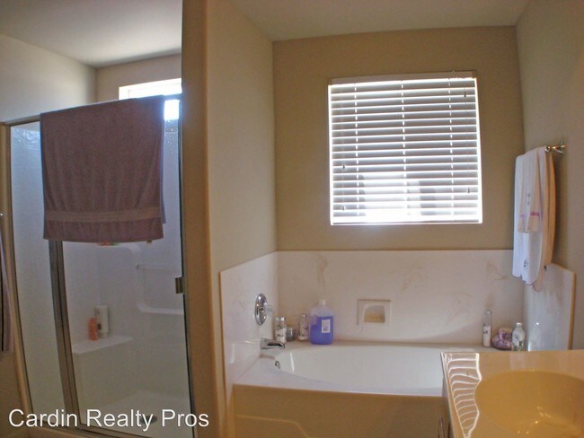 Building Photo - 1396 Red Bluff Way