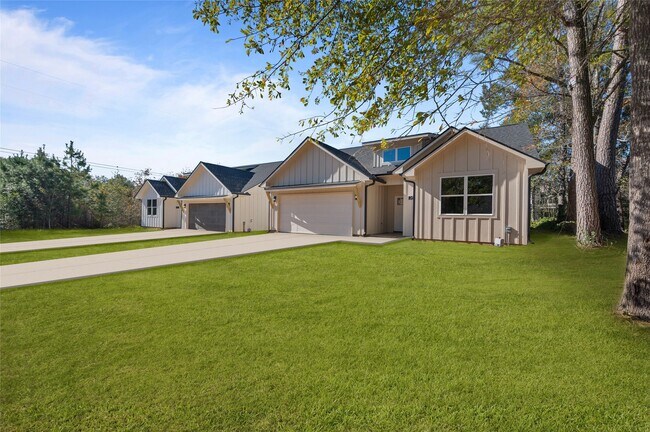 Foto del edificio - 28411 Champion Oaks Dr
