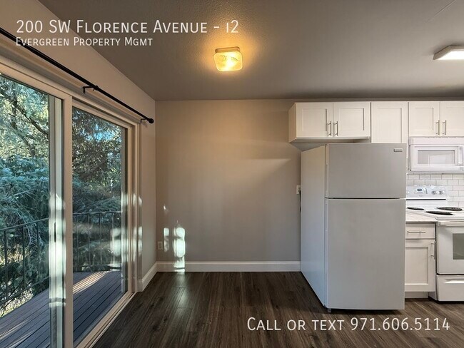 Foto del edificio - 200 SW Florence Ave
