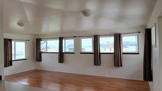 large living area - 45-106 Mahalani Cir