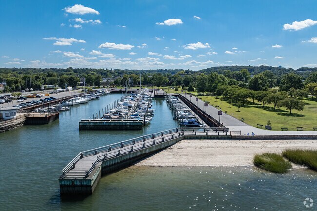 Oyster Bay has a terrific marina for those who enjoy boating.