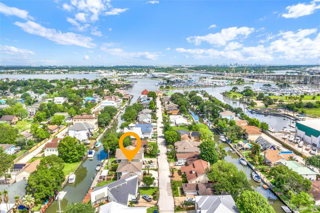 75 Harbor Ln, Kemah, TX 77565 House Rental in Kemah, TX