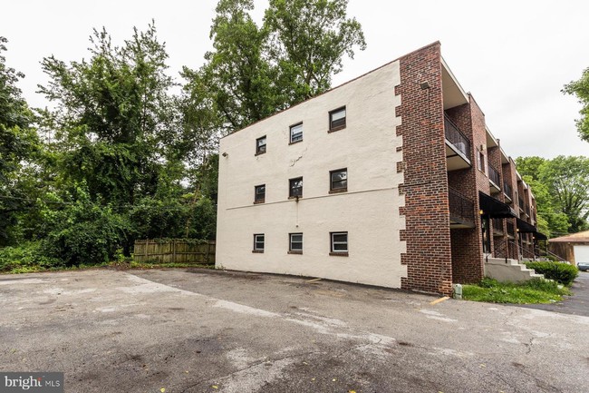 Building Photo - 540 W Sedgwick St