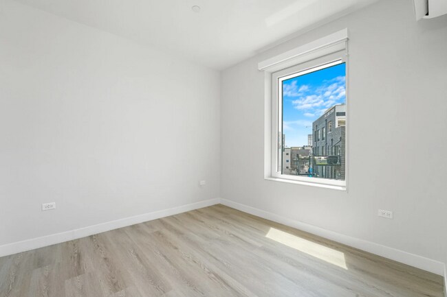 Foto del edificio - 630 N May St