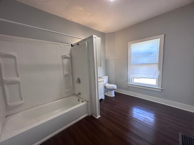 Foto del edificio - 911 Main-W