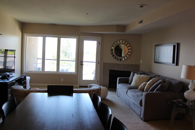 Building Photo - 9039 NE Juanita Dr