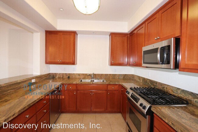Building Photo - 3 br, 3.5 bath House - 6068 Old Quarry Loop