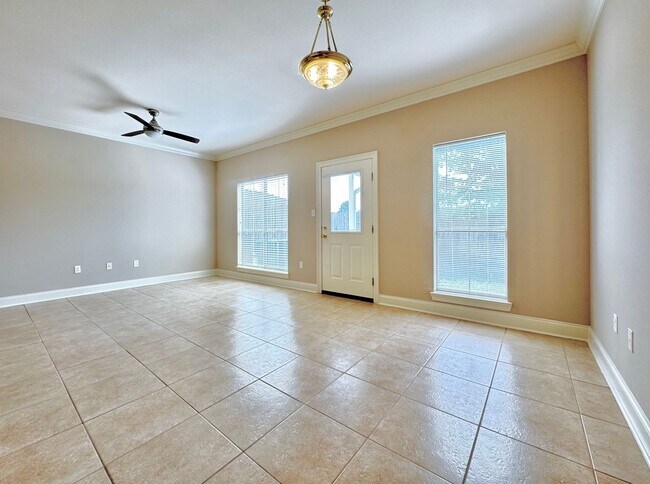 Foto del edificio - Spacious New Orleans-Style 3BR/2.5BA Townh...
