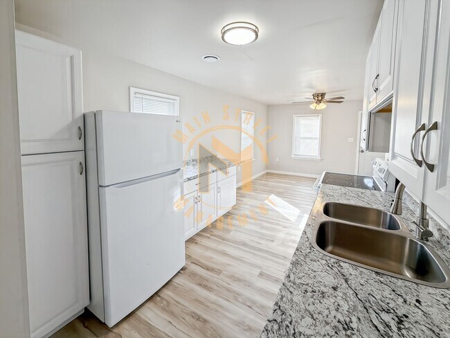 Foto del edificio - 2 Bed 1 Bath Single Family Home