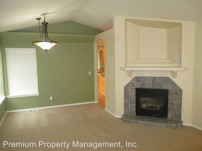 Building Photo - 1545 Parkside Ct NE