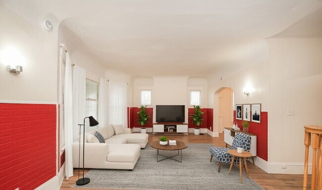 Foto del edificio - 10906 Grantwood Ave