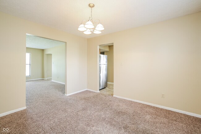 Building Photo - 1663 Rogers Cir