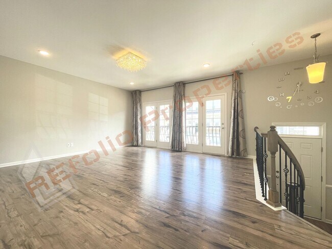 Foto del edificio - Beautiful End Unit 3 Story 3 bedroom, 3.5 bathroom Townhome with 2 Car-Garage in 540 Townes subdi...